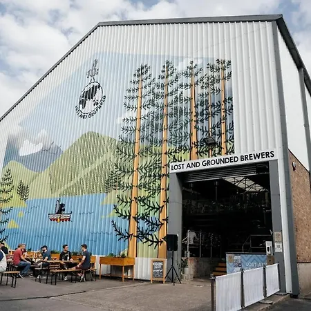 Botel Adventure Riverside Campervan ! Bristol