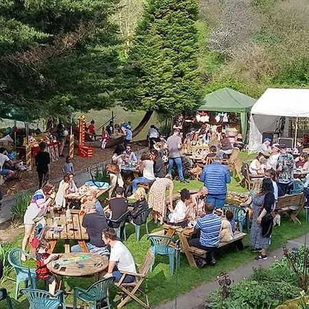 Botel Adventure Riverside Campervan ! *