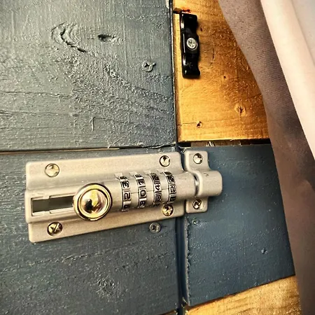 Adventure Riverside Campervan ! Botel *