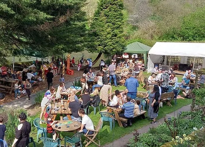 Hotel en barco Adventure Riverside Campervan ! *