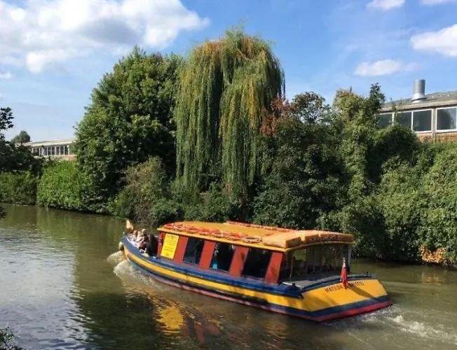 Adventure Riverside Campervan ! Hotel en barco Bristol
